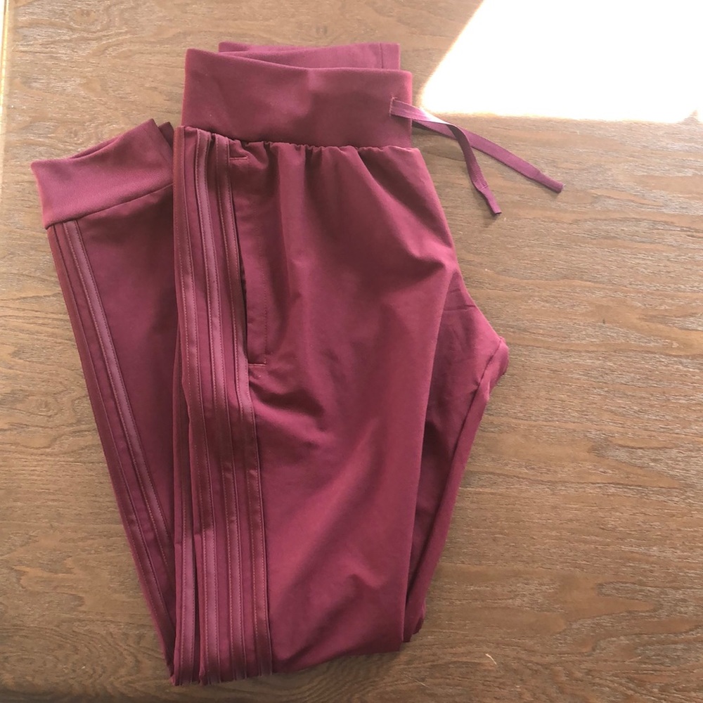 Adidas Maroon Athletic Pants w/ zipper pockets SIZE XS
